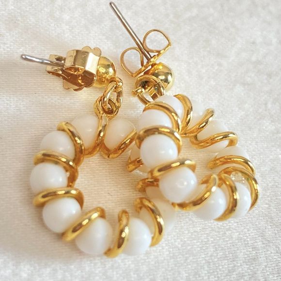 Little Hoop Earrings Gold Tone Wire Wrapped White Beads - Picture 4 of 6